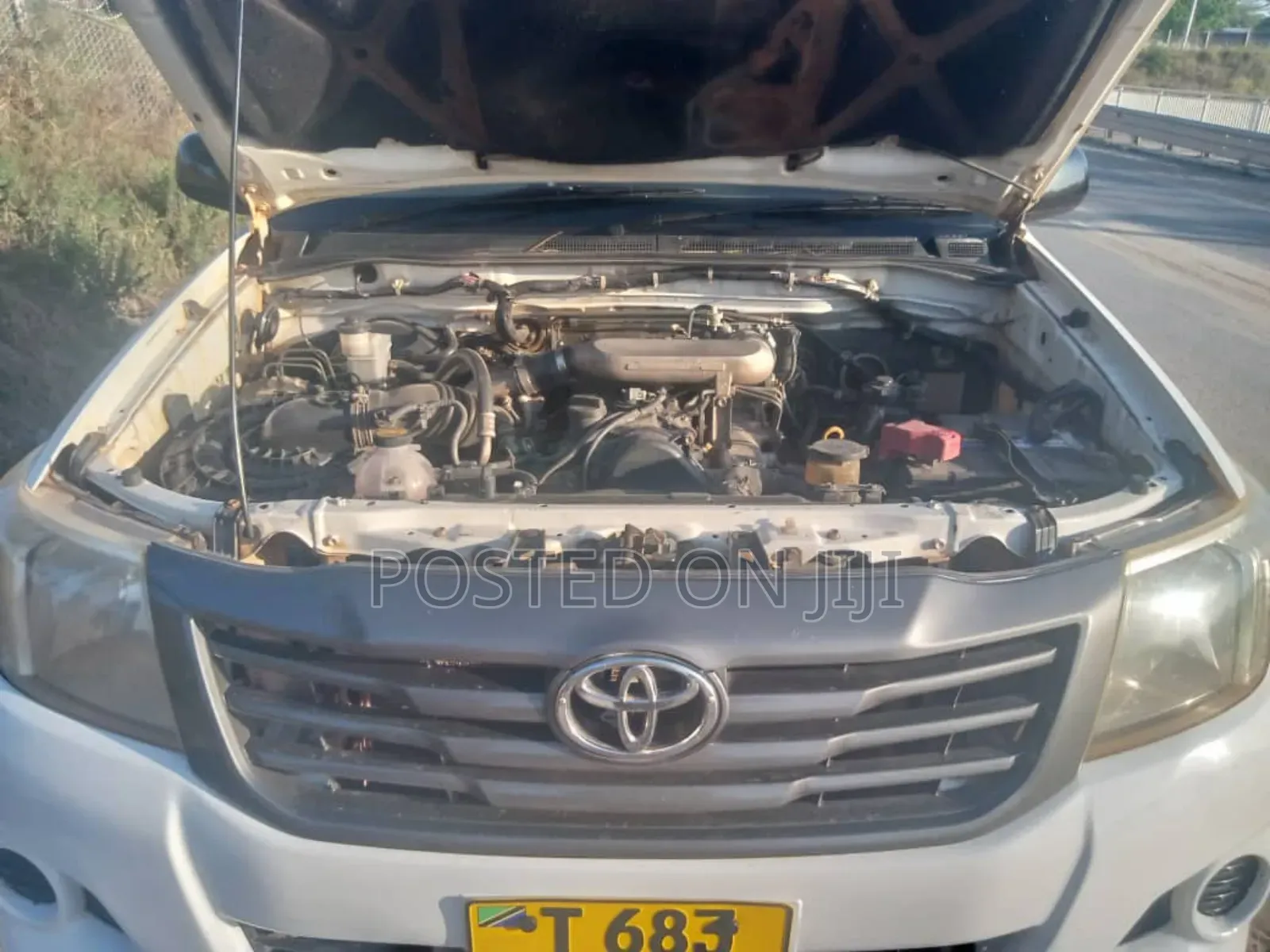 Toyota Hilux 2013 White