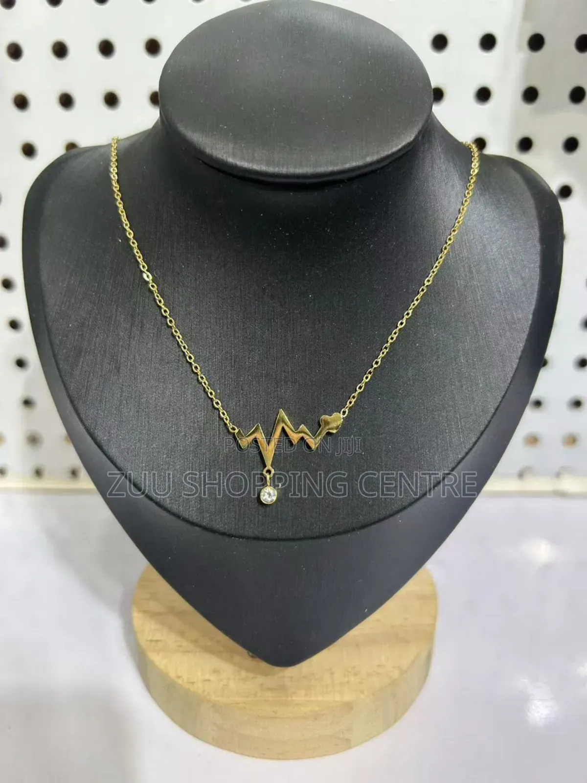 Causal Necklace
