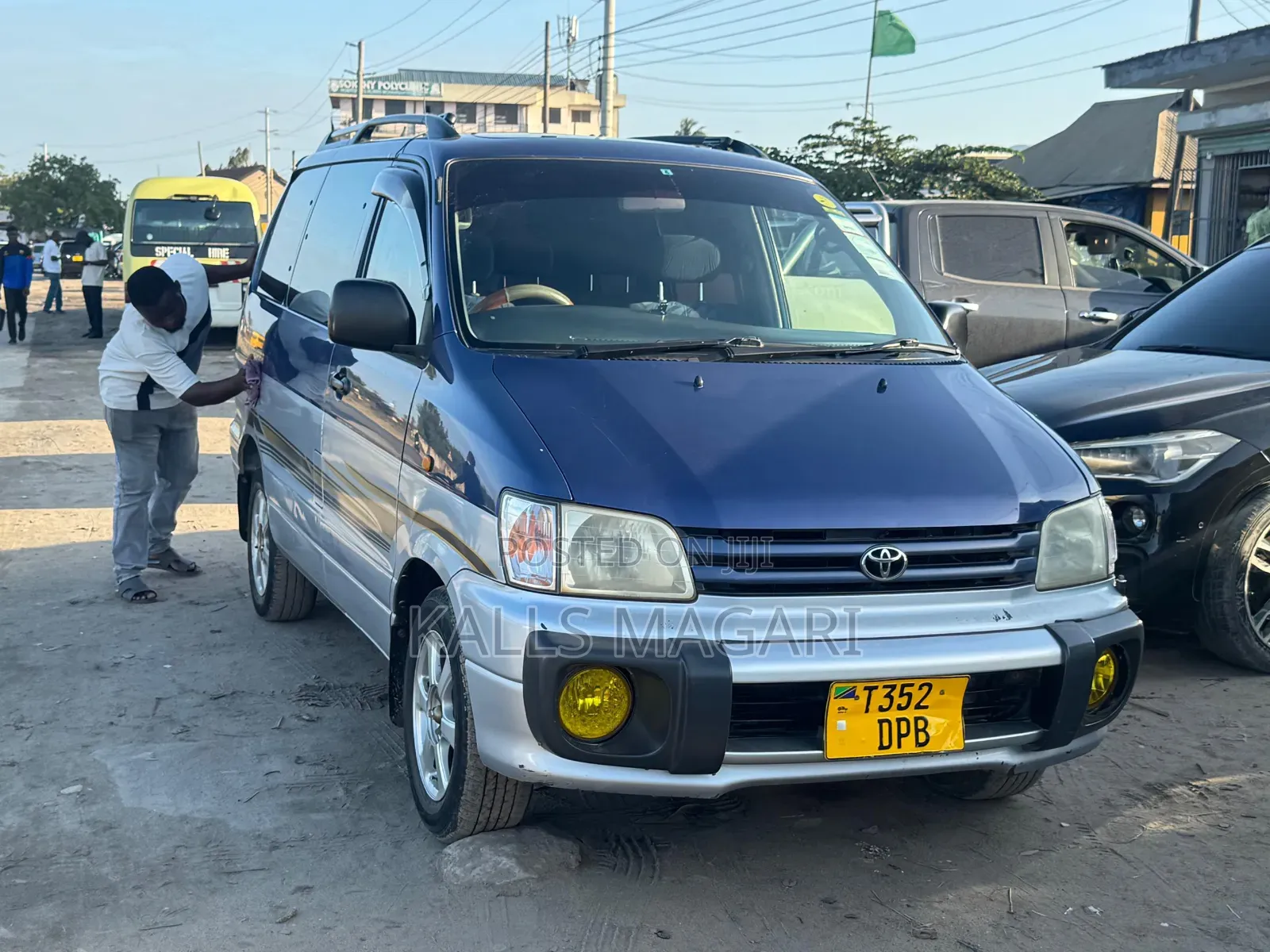Toyota Noah 2003 Blue