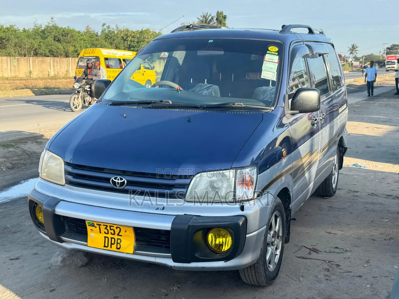 Toyota Noah 2003 Blue