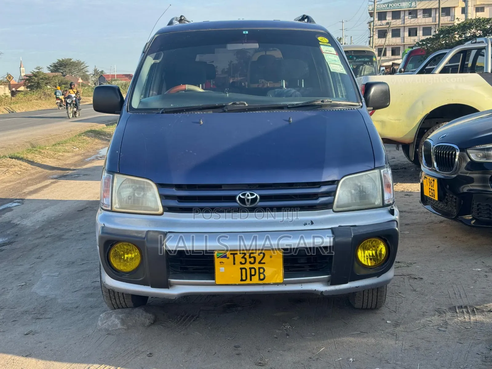 Toyota Noah 2003 Blue