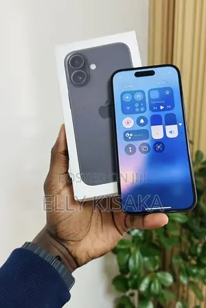 New Apple iPhone 16 128 GB Black