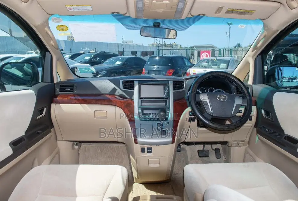 Toyota Vellfire 2010 Maroon