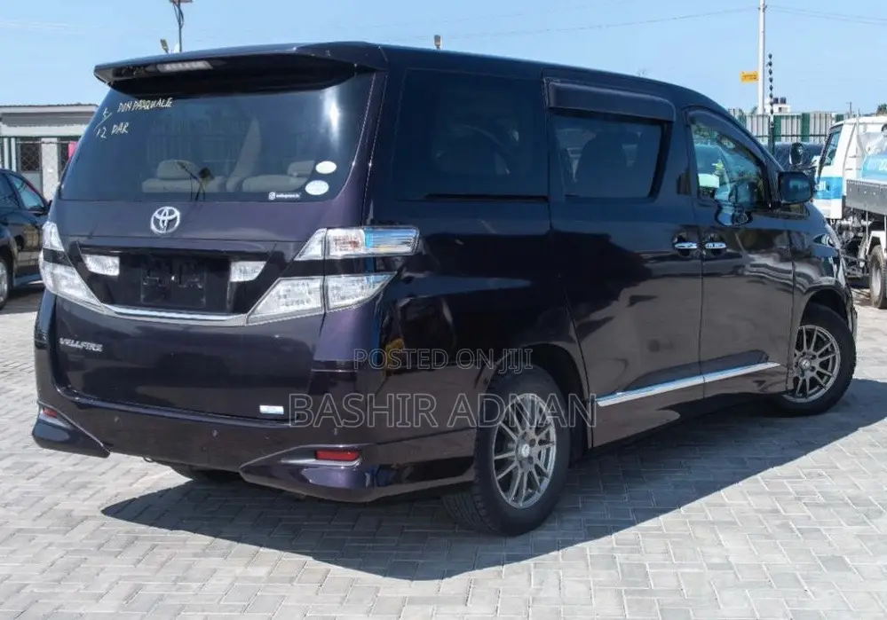 Toyota Vellfire 2010 Maroon