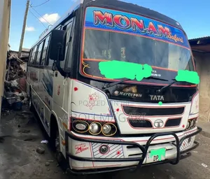 Tata Starbus Ultra Skool 1998 White
