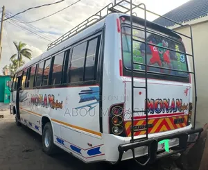 Tata Starbus Ultra Skool 1998 White