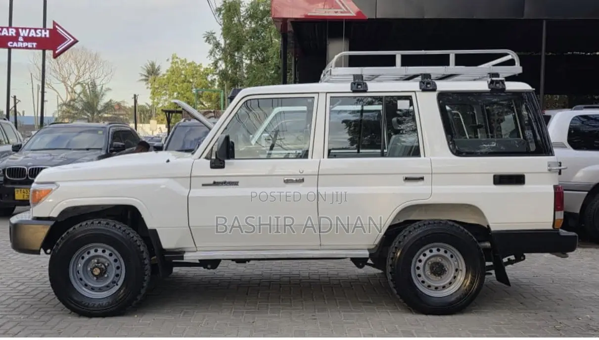 Toyota Land Cruiser 76 Series 2013 White