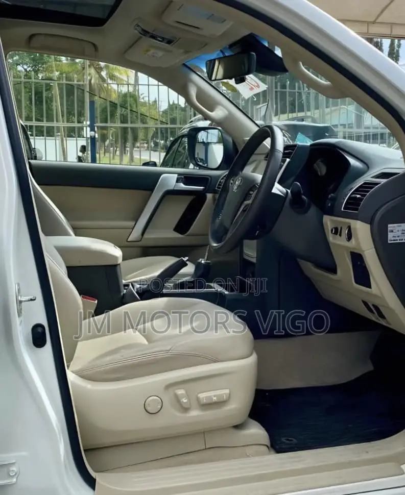 Toyota Land Cruiser Prado 2022 Pearl