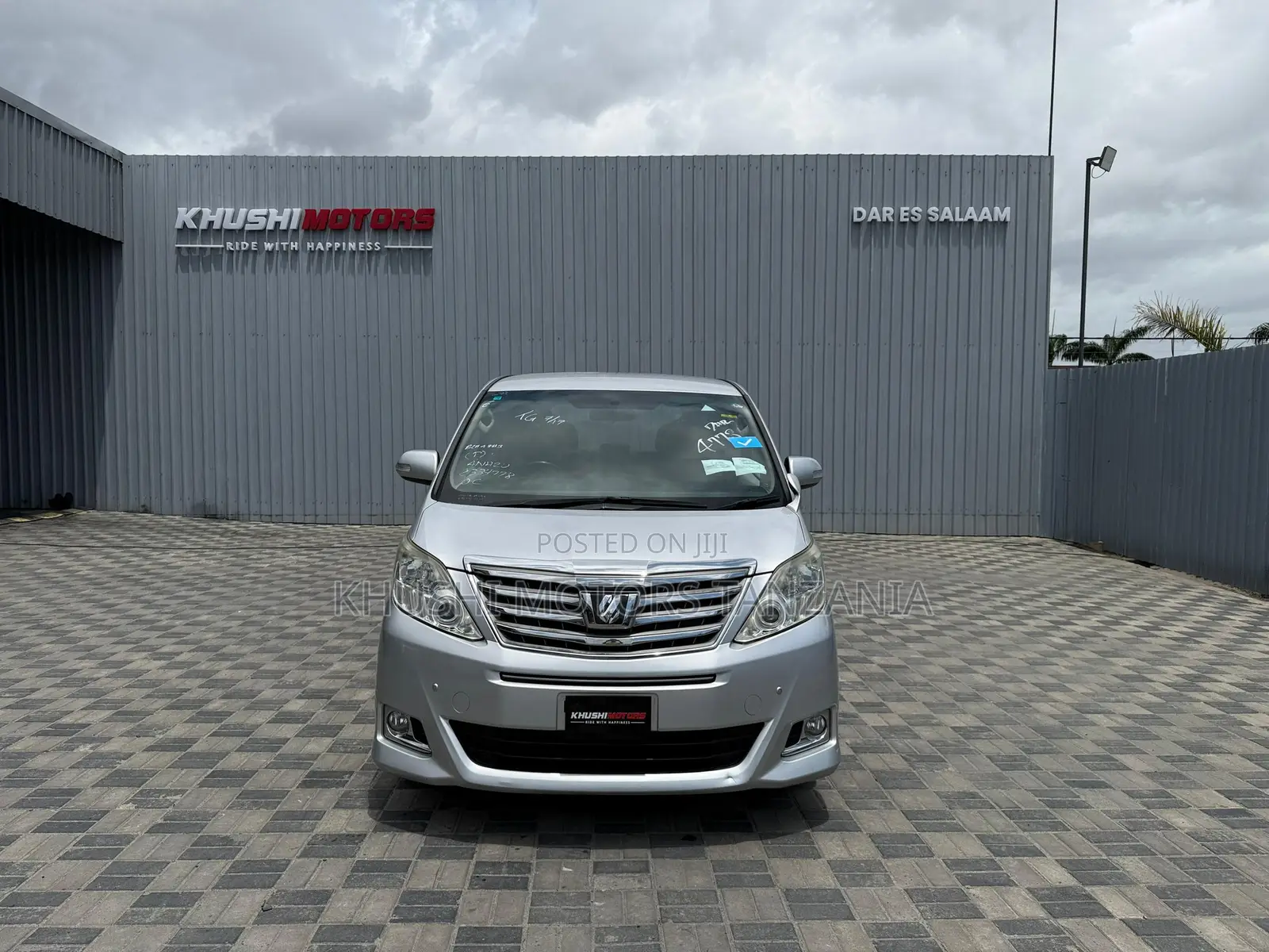 Toyota Alphard 2.4 Petrol FWD 2014 Silver