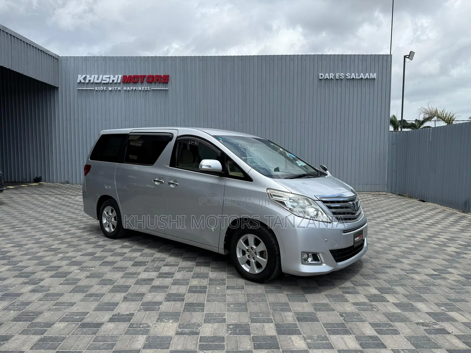 Toyota Alphard 2.4 Petrol FWD 2014 Silver