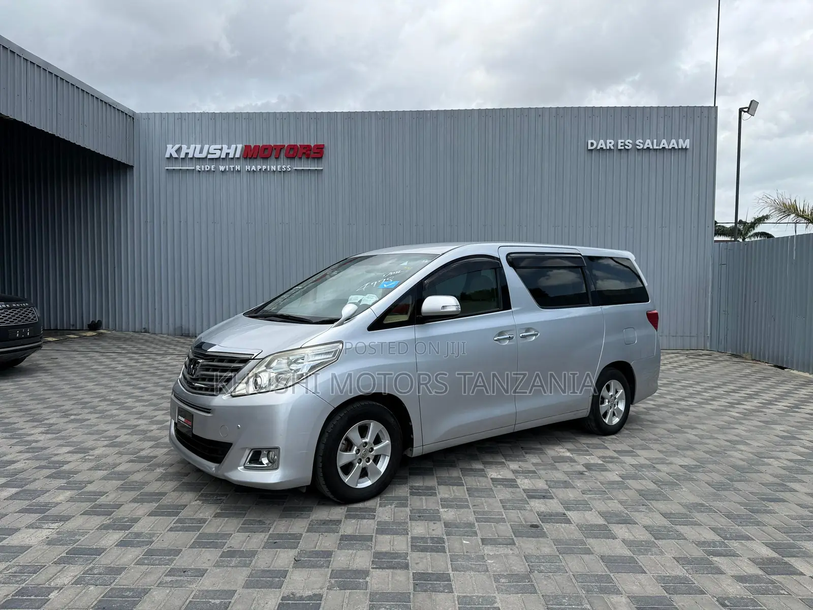 Toyota Alphard 2.4 Petrol FWD 2014 Silver