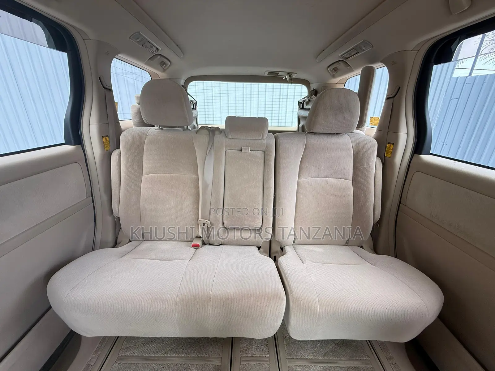 Toyota Alphard 2.4 Petrol FWD 2014 Silver