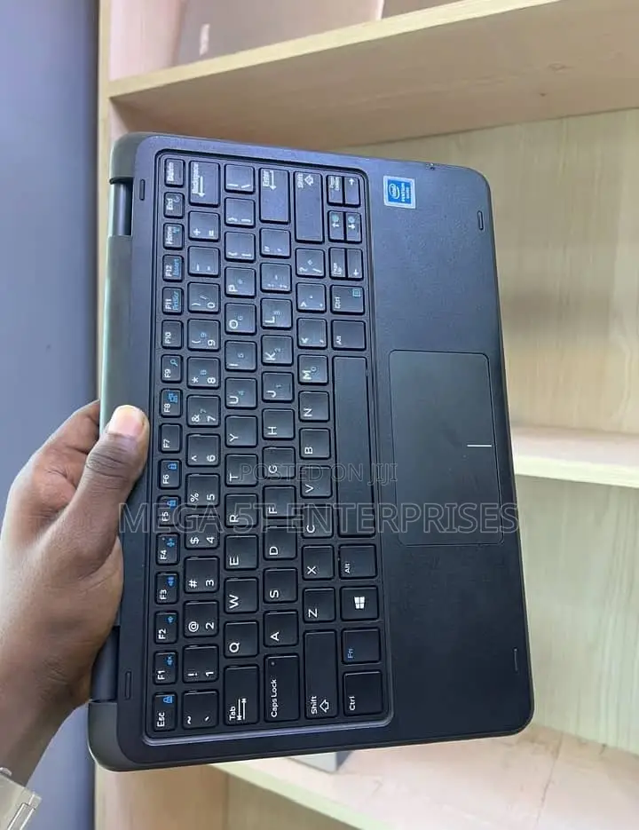 Laptop Dell Latitude 3189 4GB Intel Core I3 HDD+SSD 128GB
