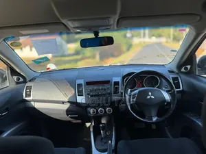 Mitsubishi Outlander 2007 White