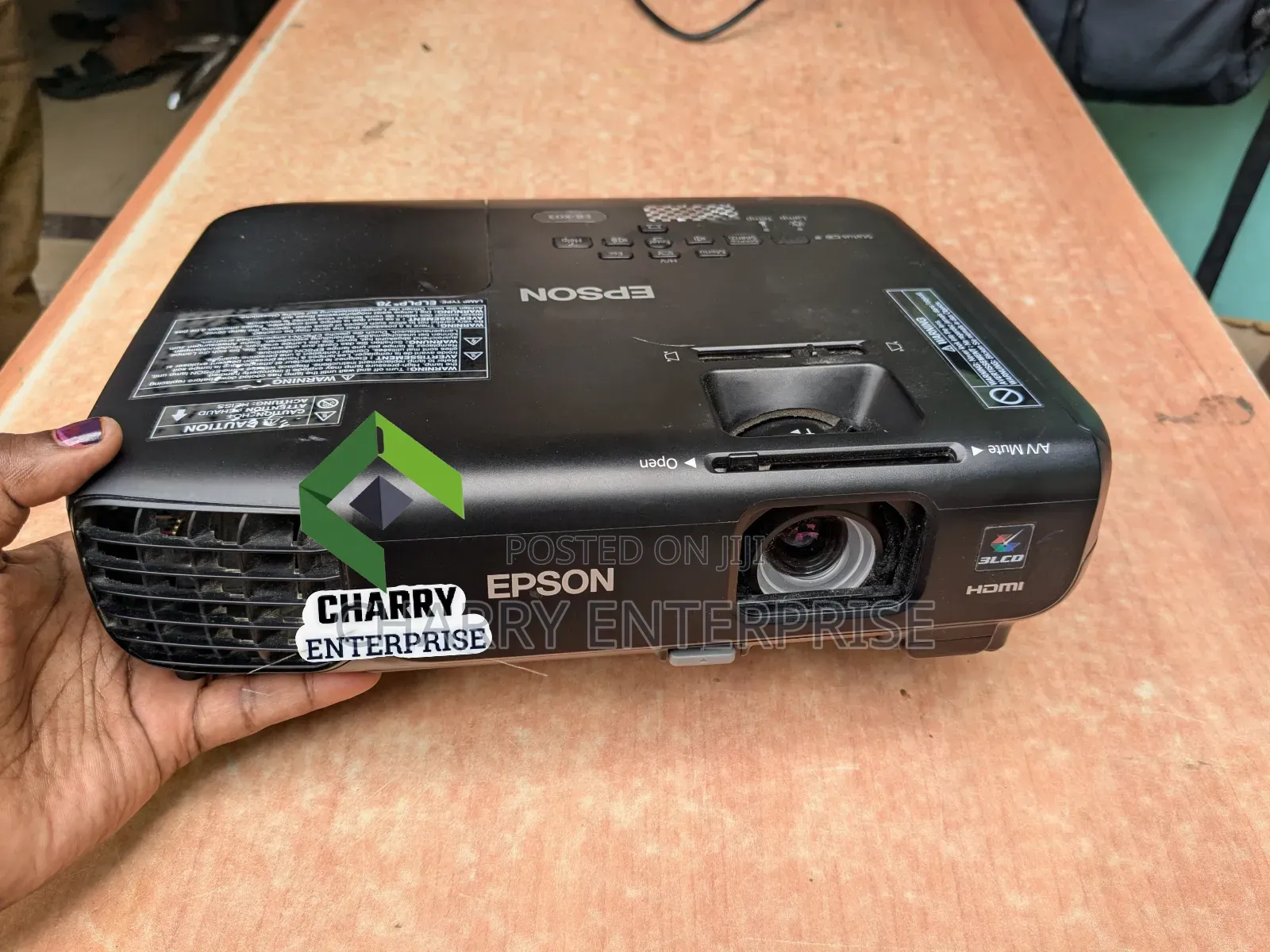 Epson Eb-X03 3lcd Portable Projector Perfect for Office and Home Use