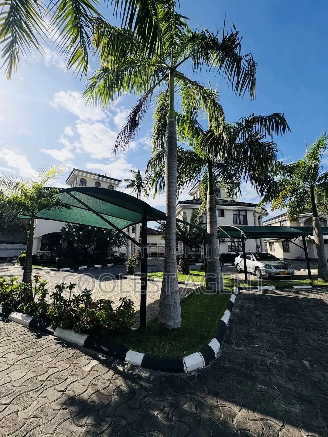 Furnished 4bdrm Villa in Coolest Estate for rent