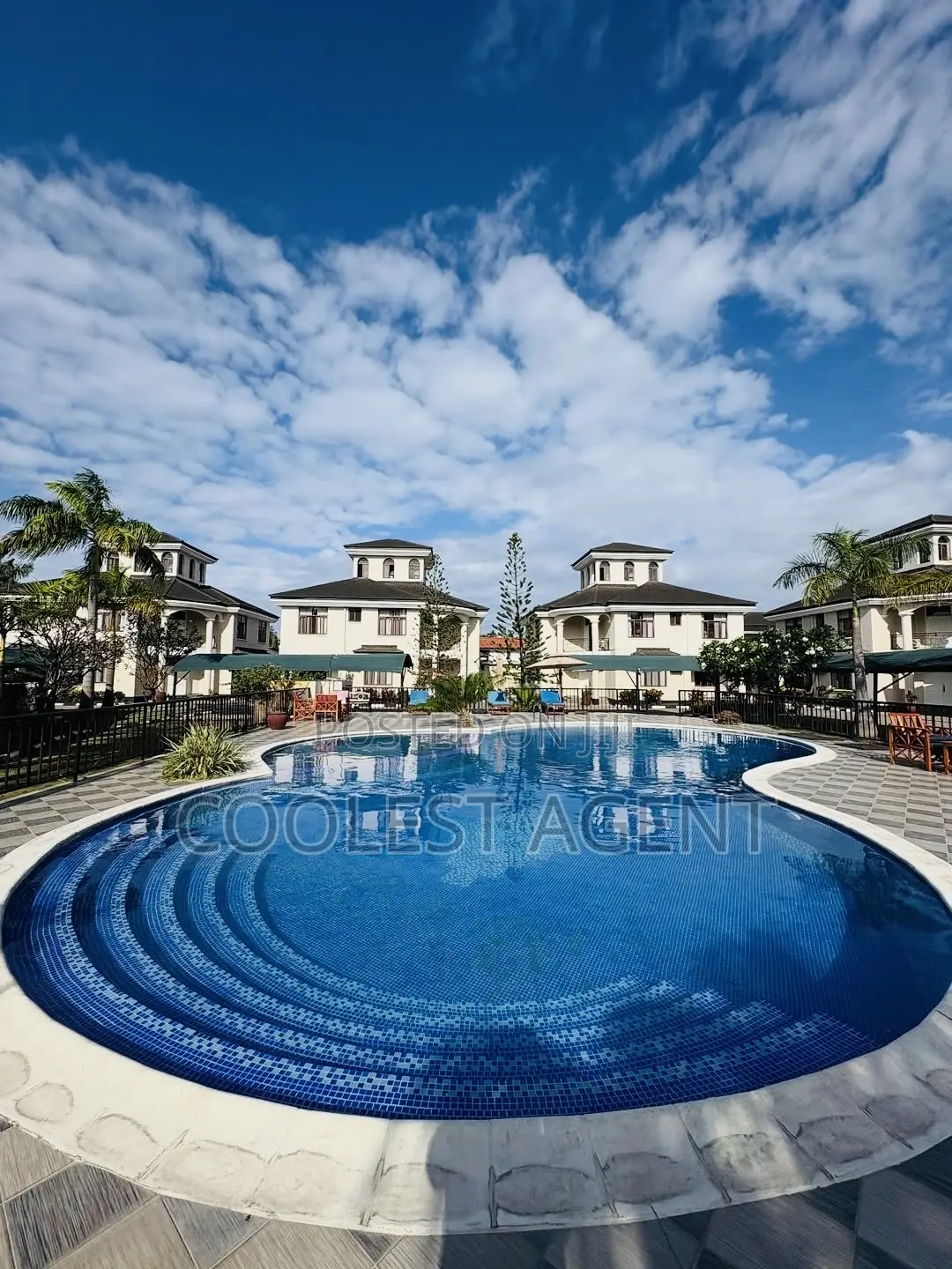 Furnished 4bdrm Villa in Coolest Estate for rent