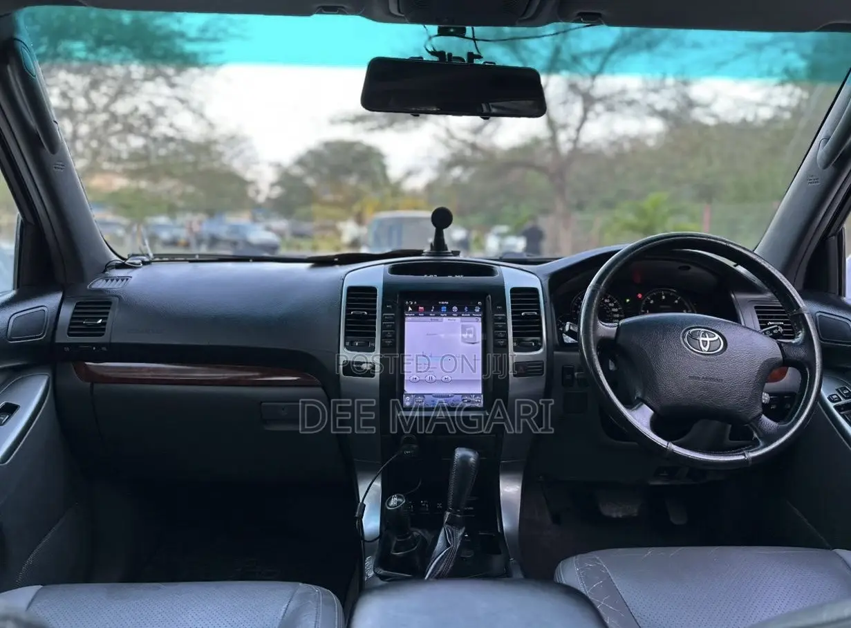 Toyota Land Cruiser Prado 2004 Silver