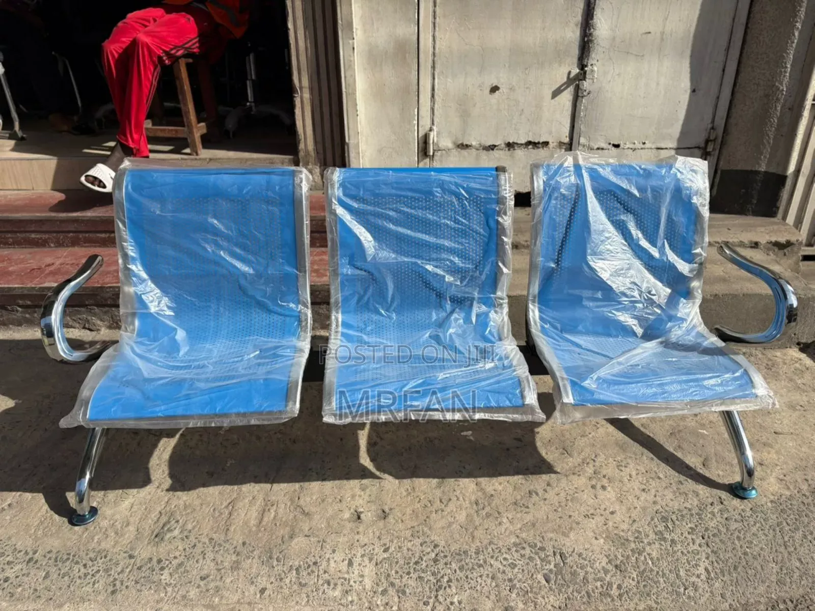 Bench Ya Mapokezi Ya Watu 3 ( Blue Rangi ) Zipo ! (