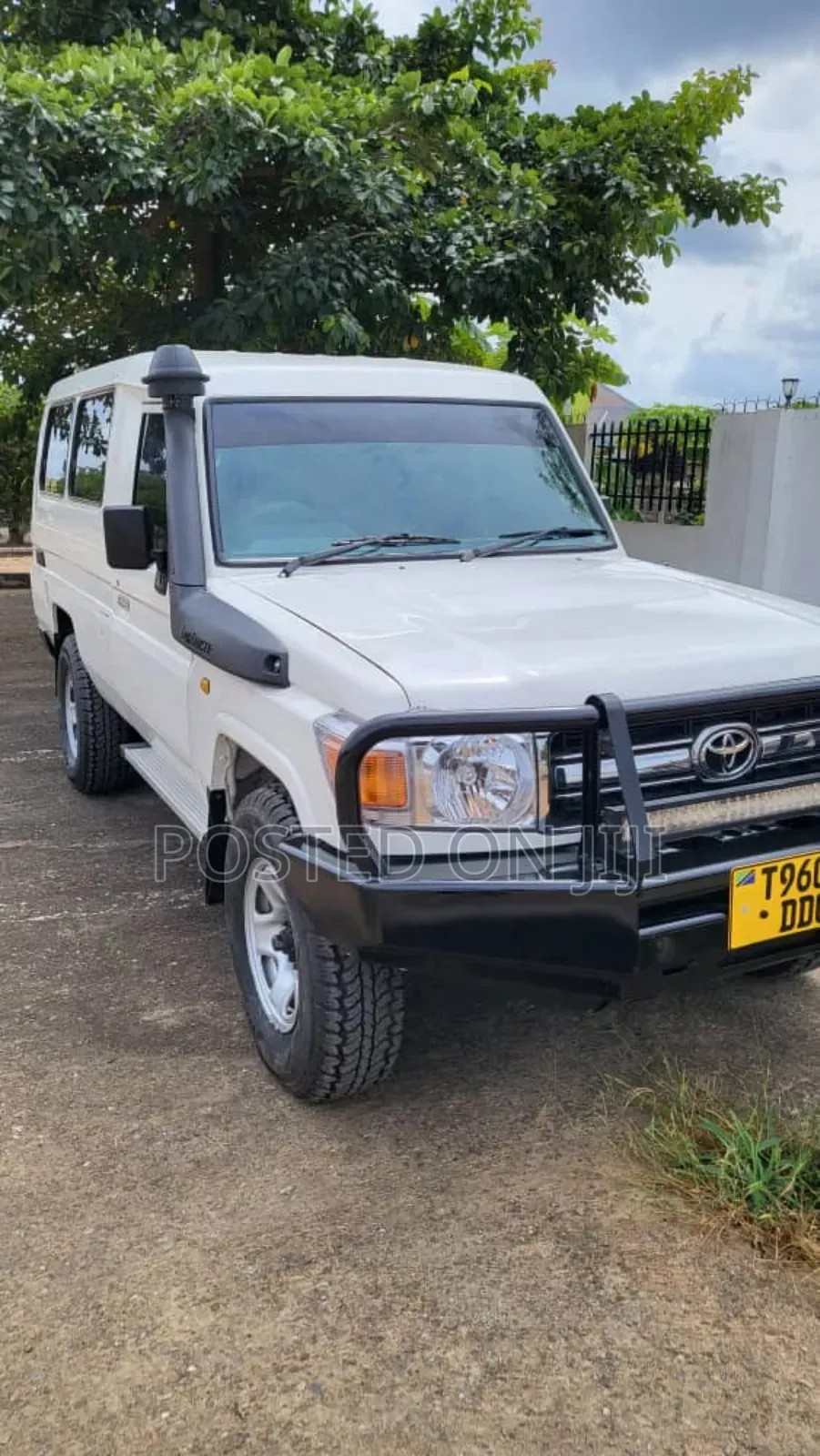 Toyota Land Cruiser 2004 White