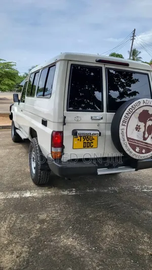 Toyota Land Cruiser 2004 White