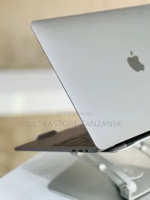 New Laptop Apple MacBook Pro 2017 8GB Intel Core I5 SSD 512GB