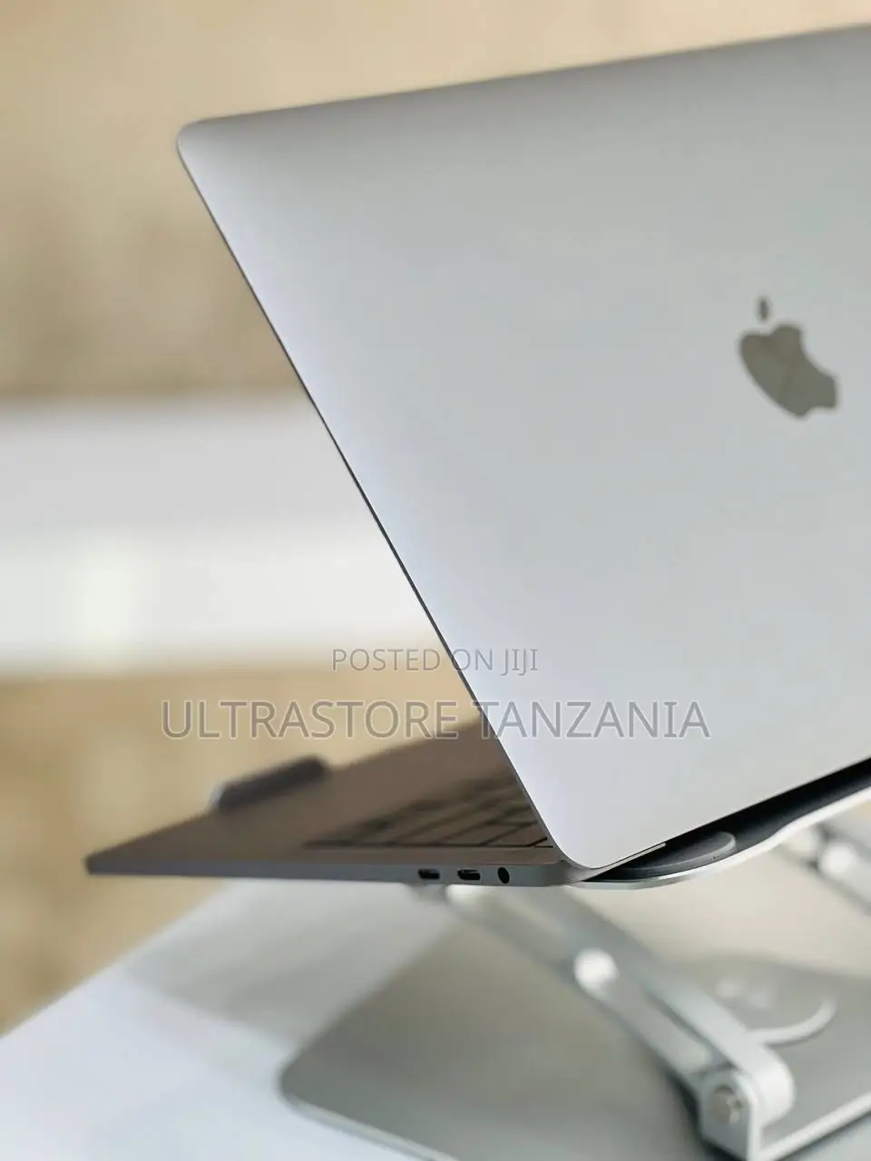 New Laptop Apple MacBook Pro 2017 8GB Intel Core I5 SSD 512GB