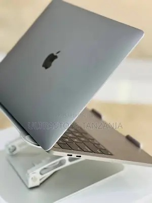 New Laptop Apple MacBook Pro 2017 8GB Intel Core I5 SSD 512GB