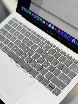 New Laptop Apple MacBook Pro 2017 8GB Intel Core I5 SSD 512GB