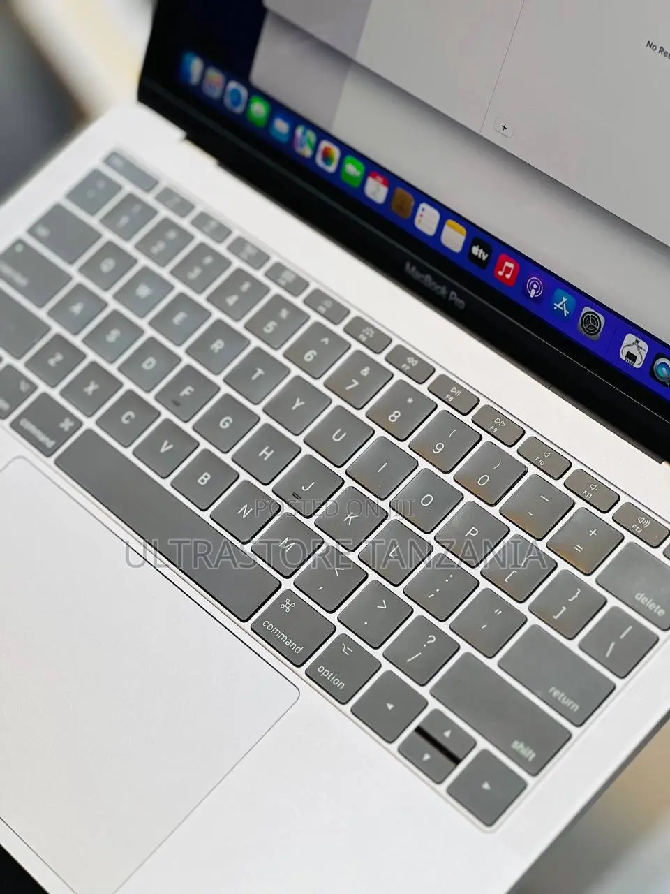 New Laptop Apple MacBook Pro 2017 8GB Intel Core I5 SSD 512GB