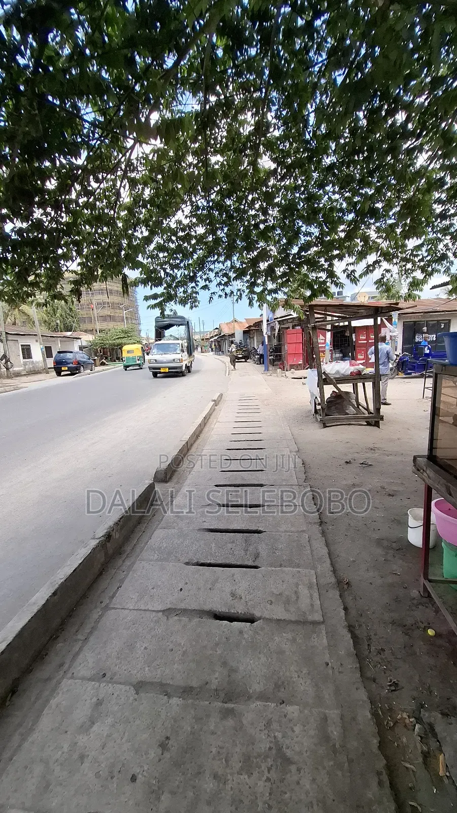 8bdrm Bungalow in Mwananyamala B for sale