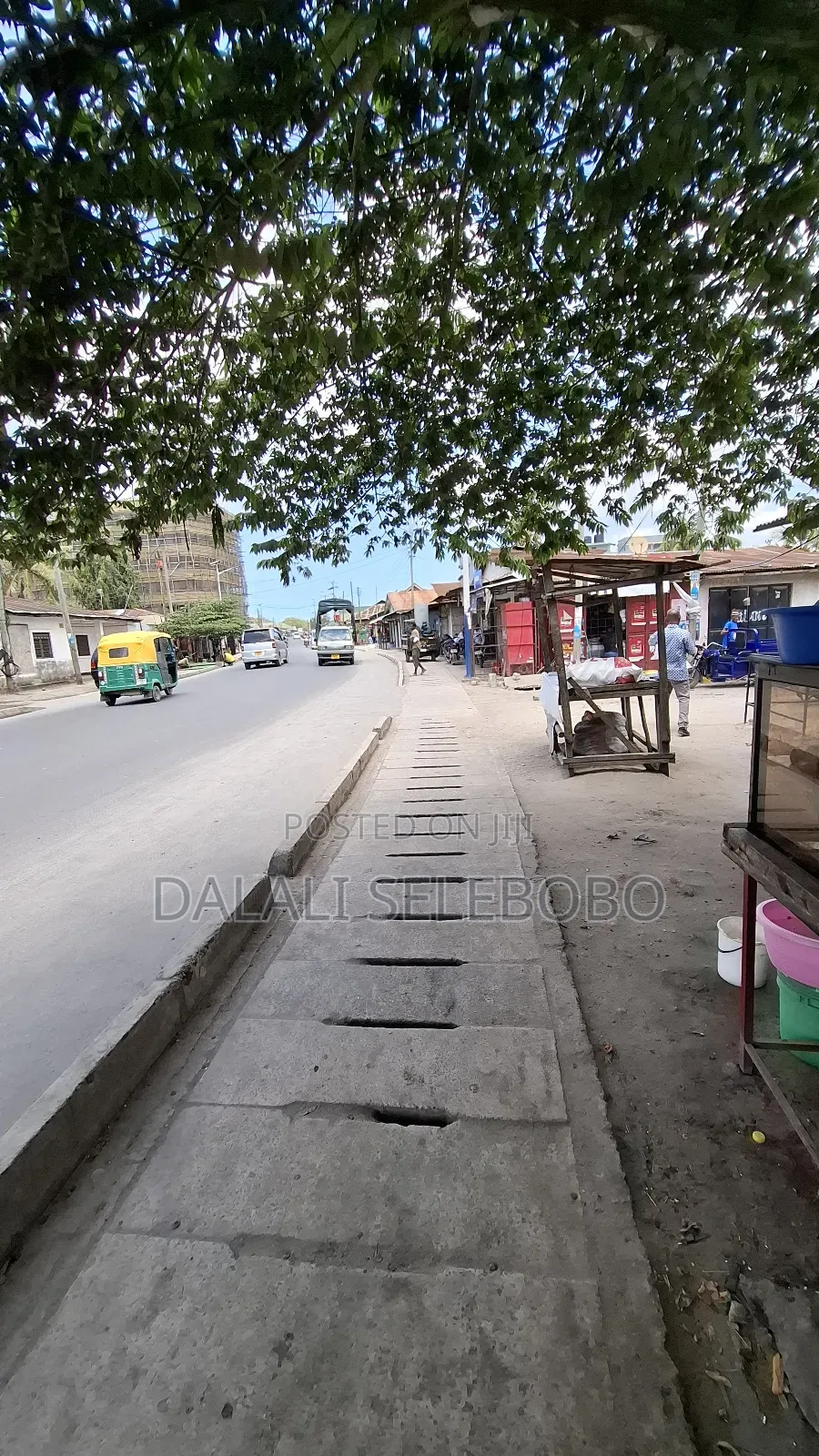 8bdrm Bungalow in Mwananyamala B for sale