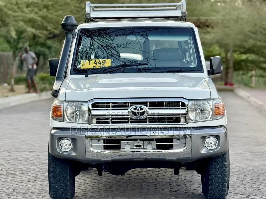 Toyota Land Cruiser 4.0 V6 GX 2010 White