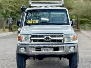 Toyota Land Cruiser 4.0 V6 GX 2010 White