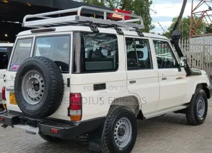 Toyota Land Cruiser 2013 White