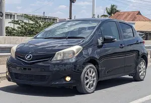 Toyota Vitz 1.0 FWD 5dr 2013 Black