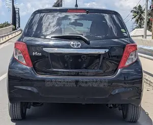Toyota Vitz 1.0 FWD 5dr 2013 Black