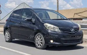 Toyota Vitz 1.0 FWD 5dr 2013 Black