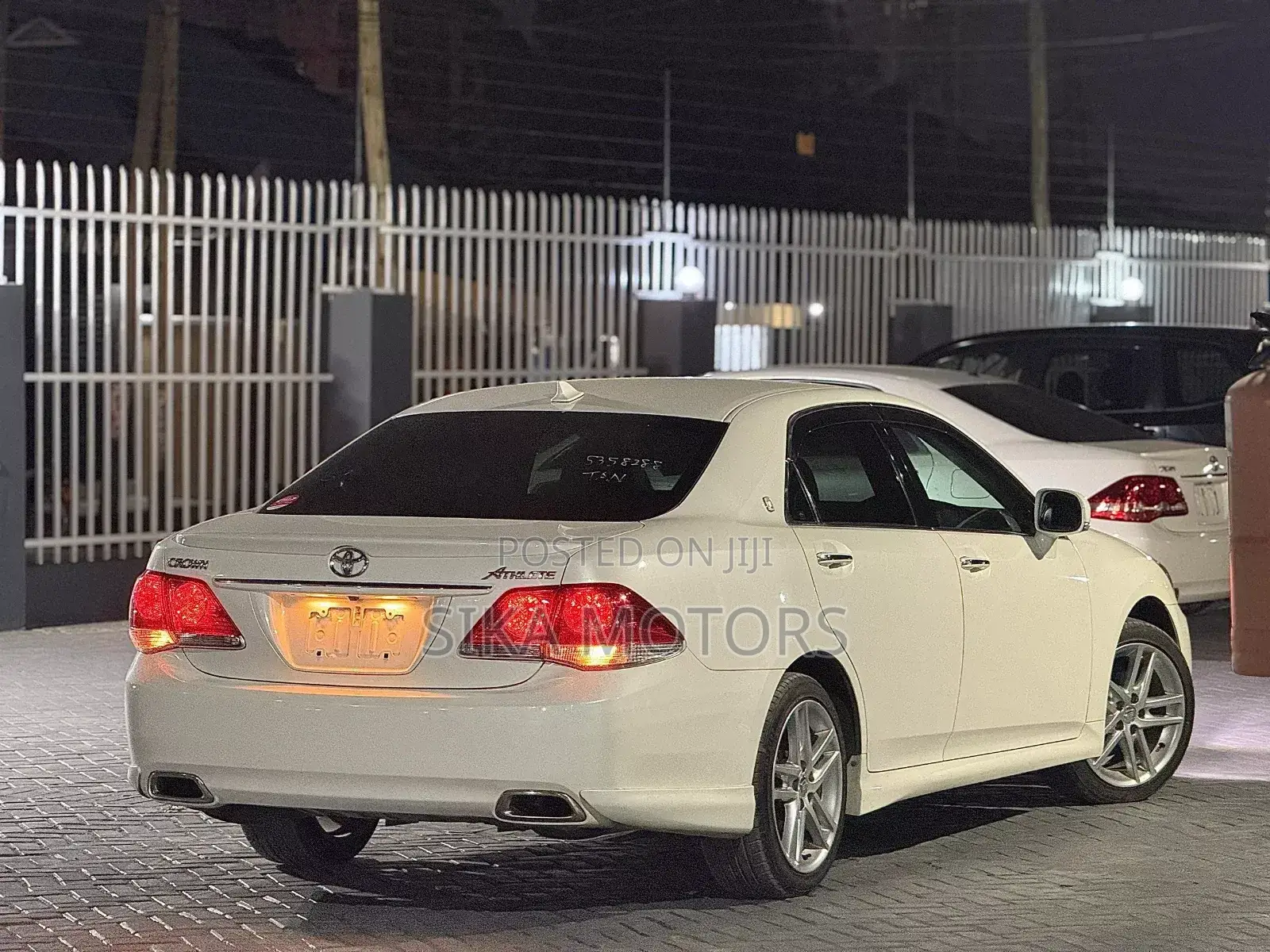 Toyota Crown 2010 White