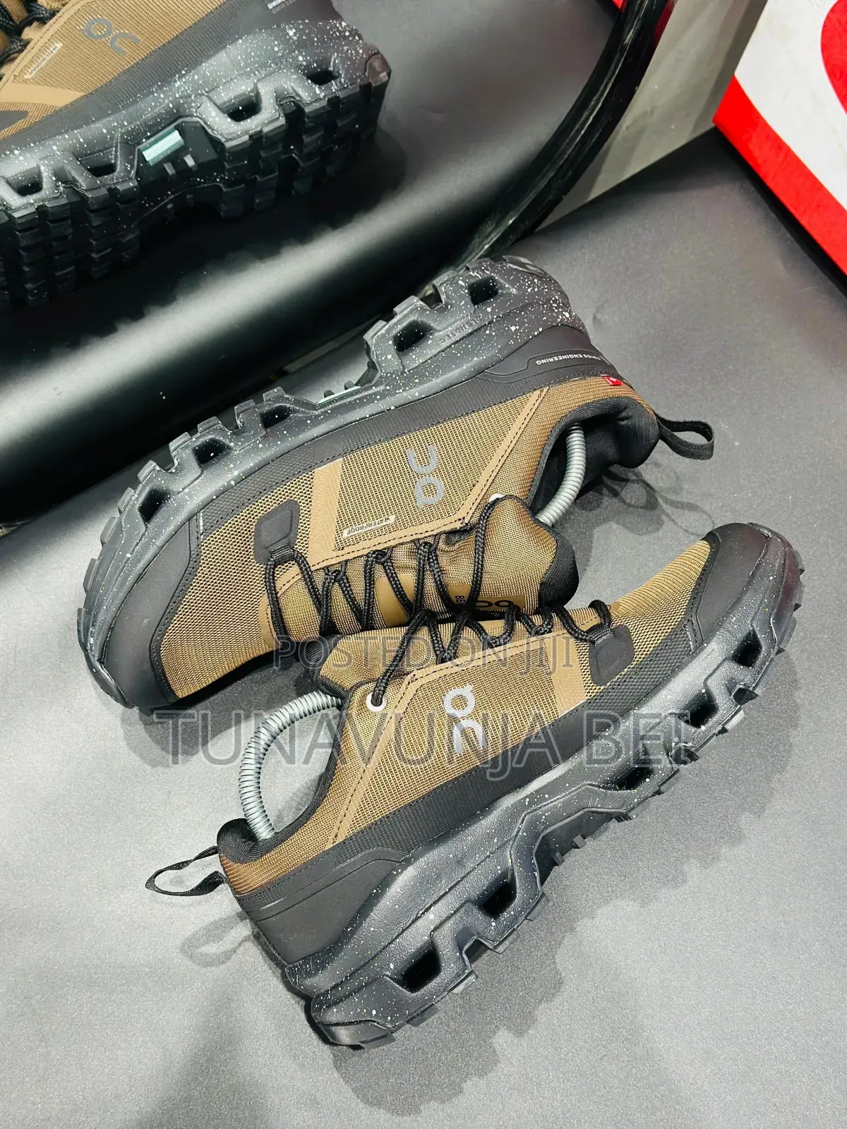 Qc Sneakers  / Full Box 
