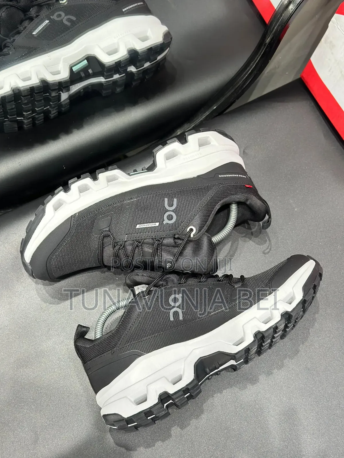 Qc Sneakers  / Full Box 