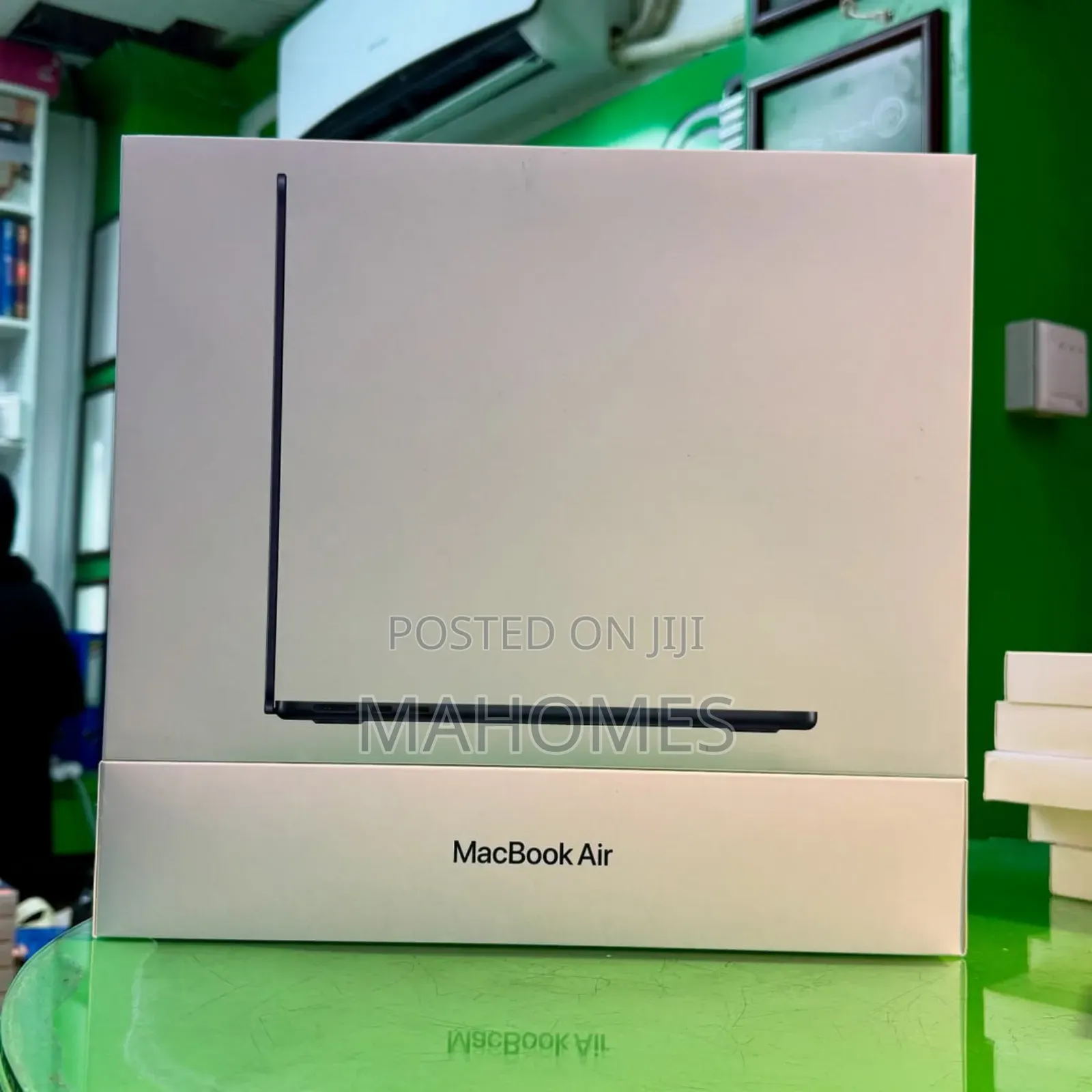 New Laptop Apple MacBook Air 2025 M4 13-Inch 24GB Apple M4 SSD 512GB