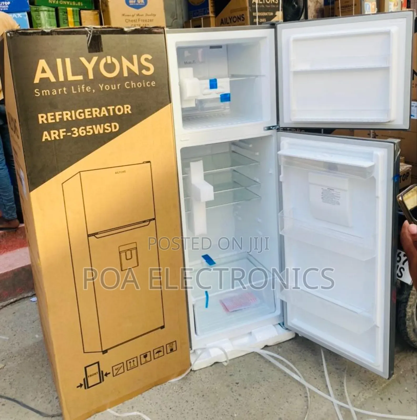 Ailyons Fridge