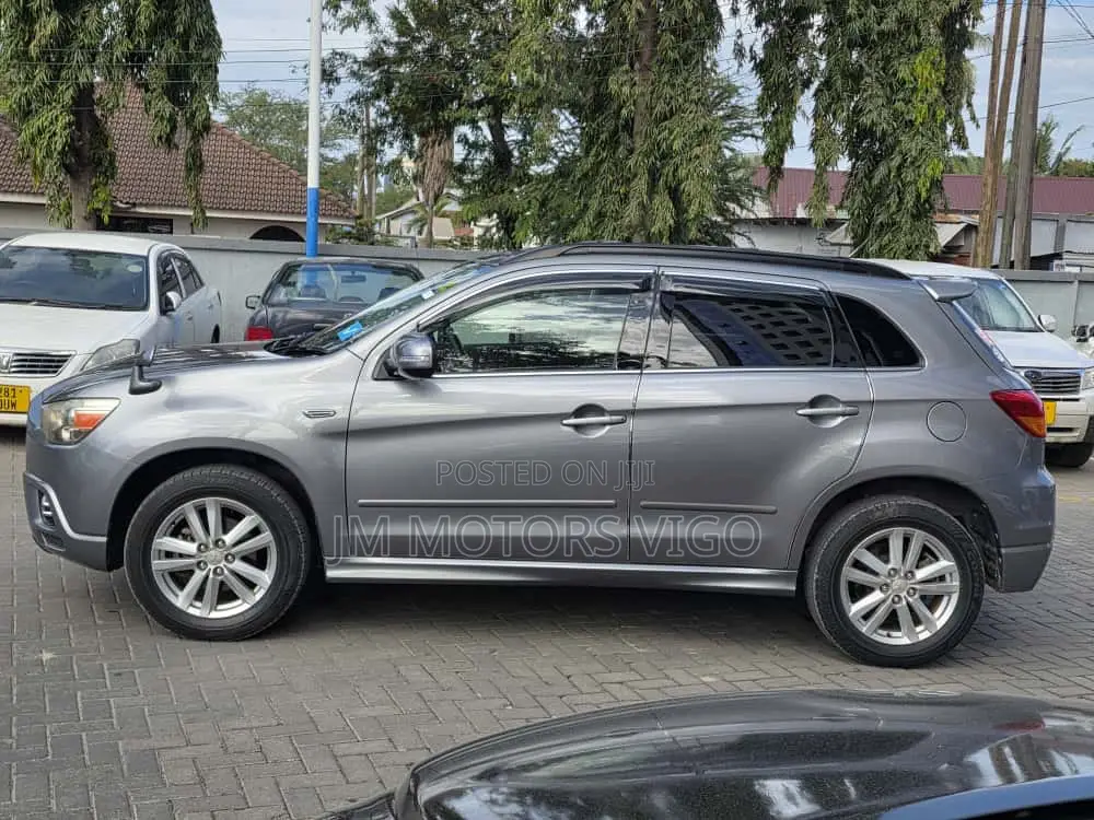 Mitsubishi RVR 2.0 2011 Gray