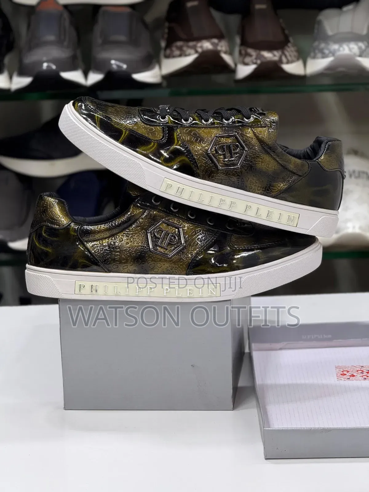 Men's Sneakers or Men's Shoes Very Very Classic and Smart