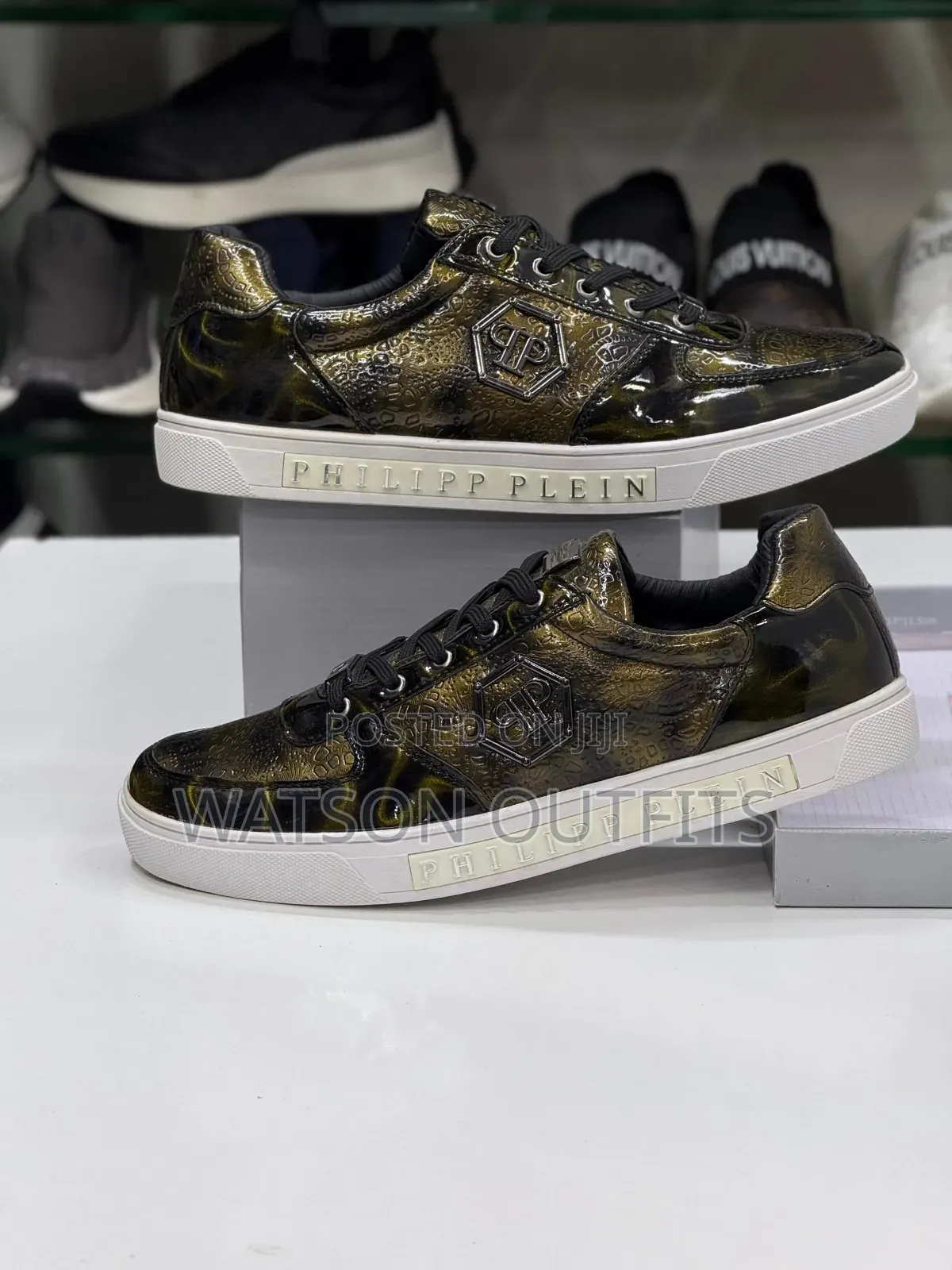 Men's Sneakers or Men's Shoes Very Very Classic and Smart