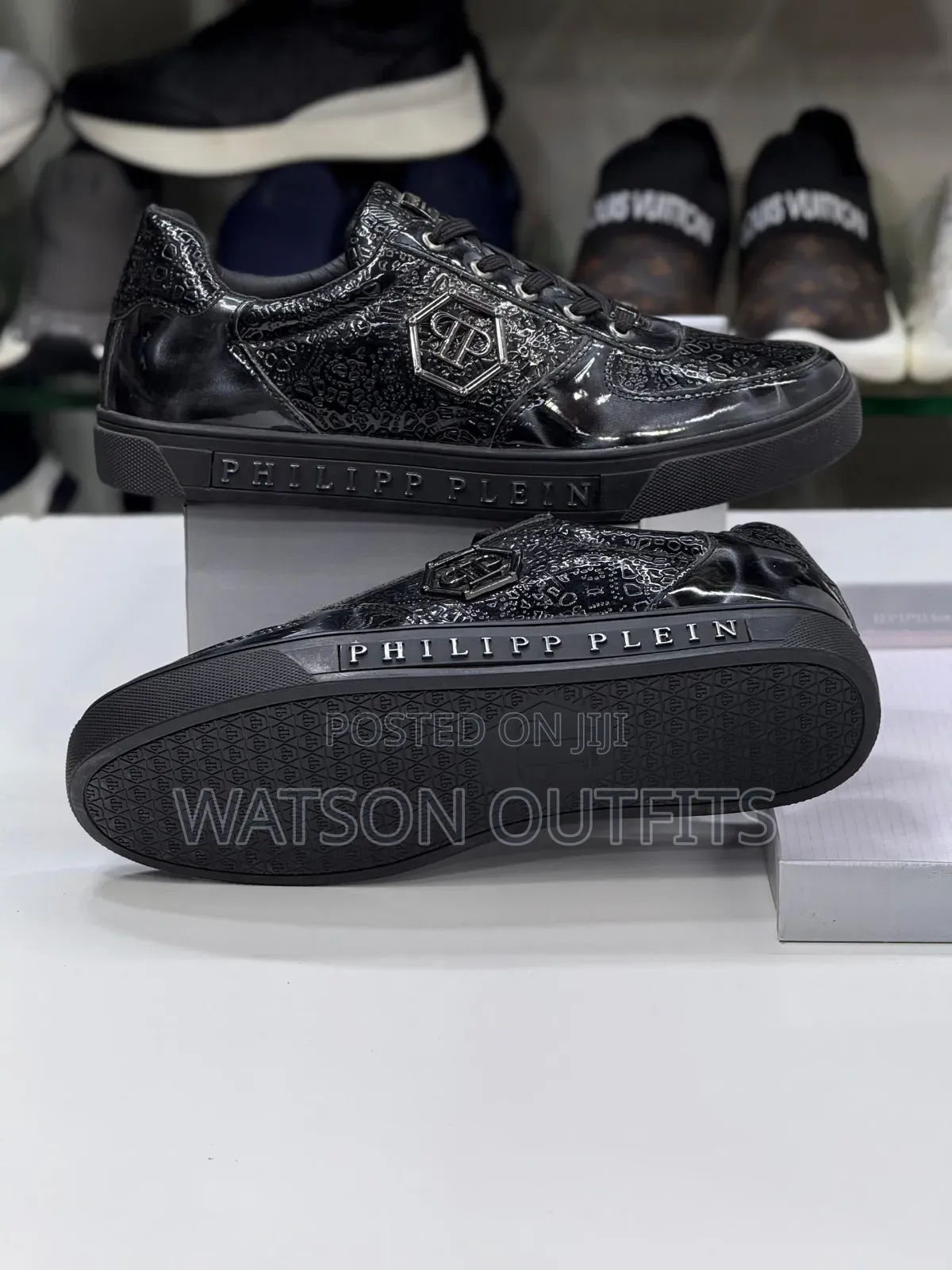 Men's Sneakers or Men's Shoes Very Very Classic and Smart