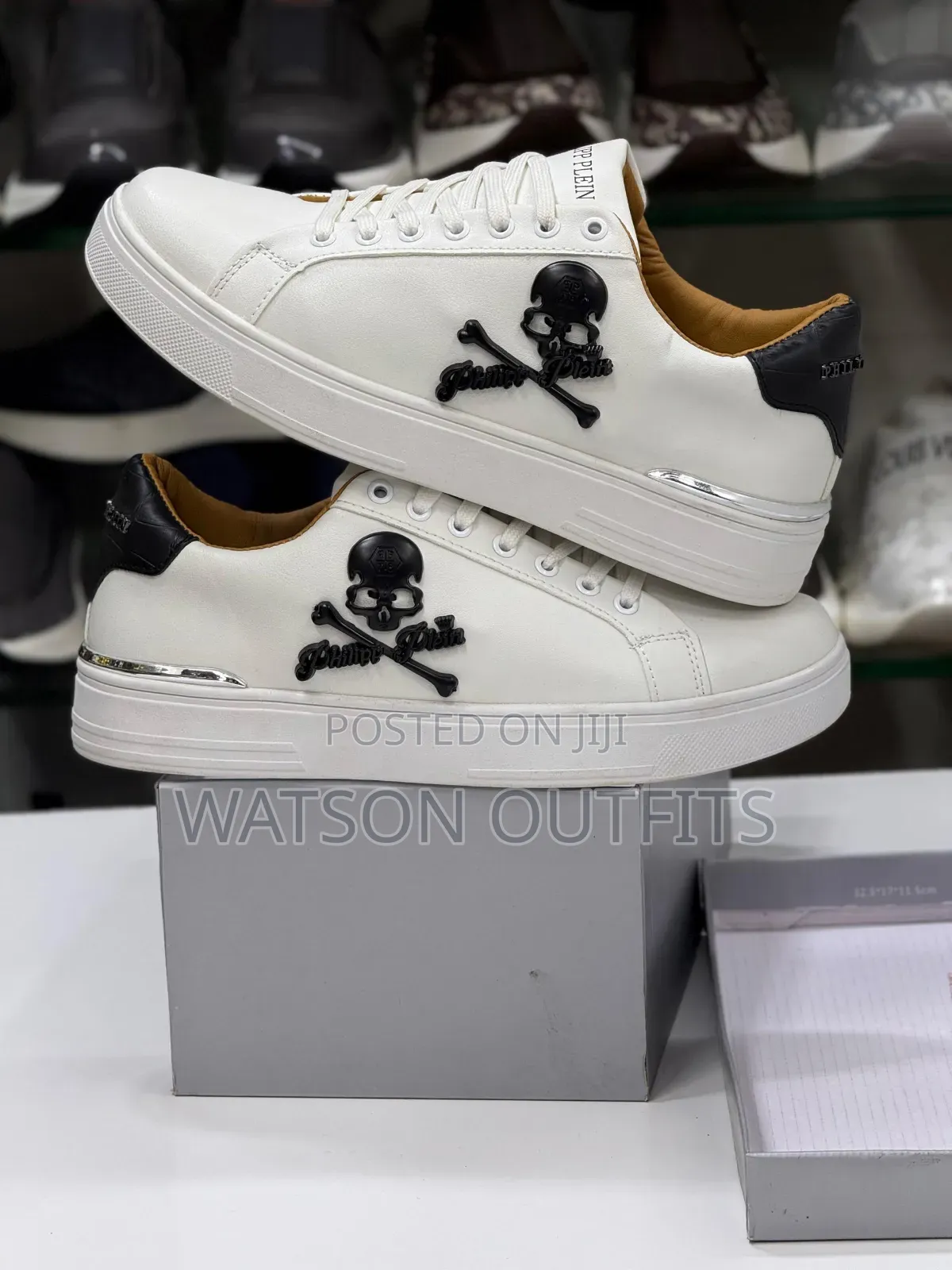 Men's Sneakers or Men's Shoes Very Very Classic and Smart