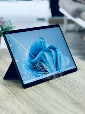 New Laptop Microsoft Surface Pro 8 16GB Intel Core i7 SSD 256GB