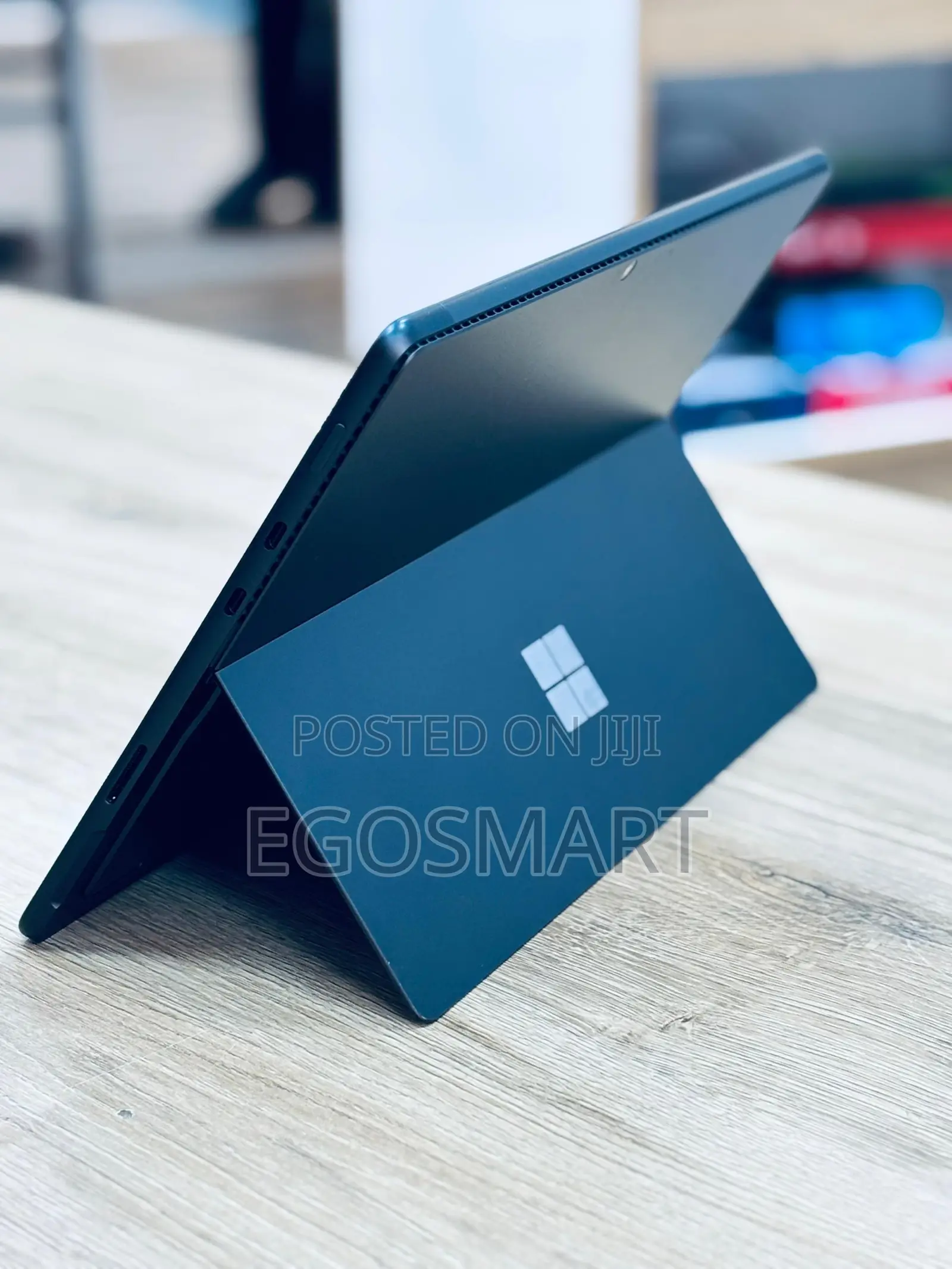 New Laptop Microsoft Surface Pro 8 16GB Intel Core i7 SSD 256GB